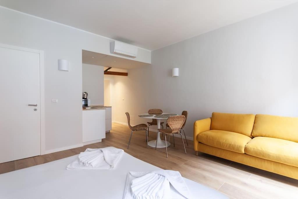 Youhosty - Ticinese 1 * Milano
